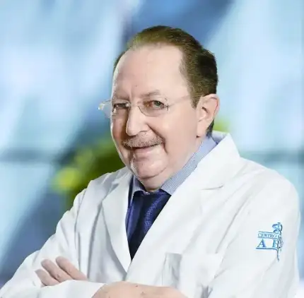 El Dr. Bernardo Strygler Zagursky